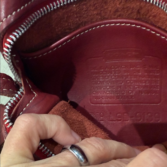 Vintage Coach Unlined Bellini Cherry Leather Crossbody- 9139 - Picture 13 of 13